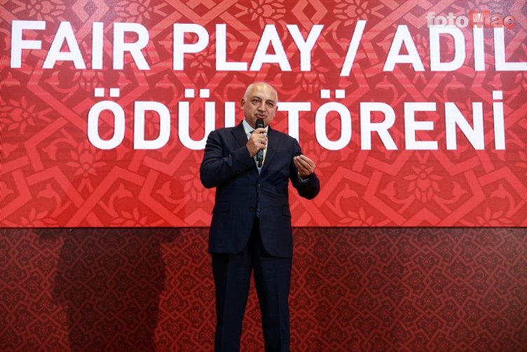 TFF Başkanı Mehmet Büyükekşi'den Milli Takım açıklaması! "Avrupa'nın en genç takımıyız"
