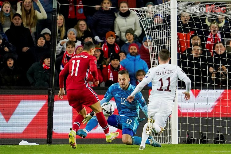 SPOR HABERİ: Letonya kalecisi Robert Ozols kahraman oldu! Norveç'e geçit vermedi