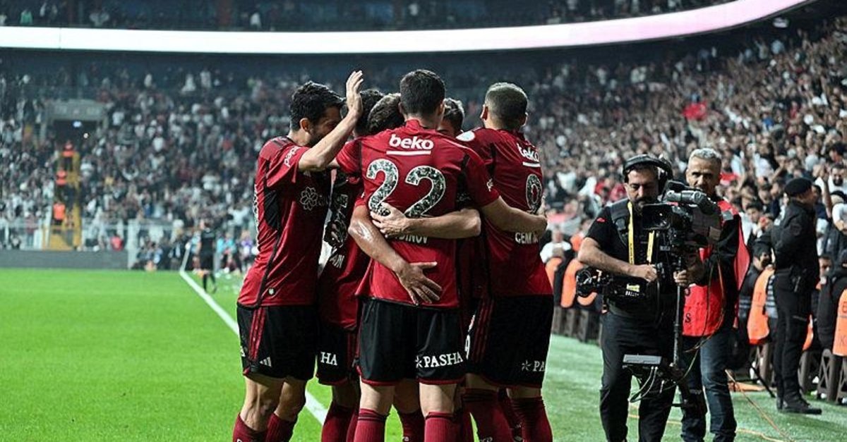 Beşiktaş Gaziantep'te kayıp! Gaziantep FK 3-1 Beşiktaş (MAÇ SONUCU) - Son  Dakika Spor Haberleri