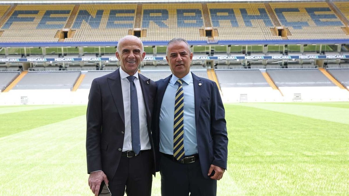 Fenerbahçe'de milli yıldıza transfer teklifi var! İşte yönetimin kararı