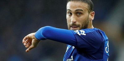 Cenk Tosun, Swansea City maçında topu 2 kez çizgi üzerinden çıkarttı!