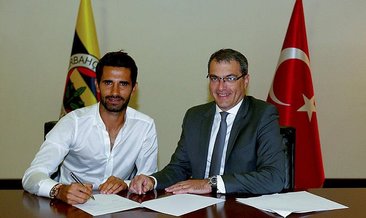 Fenerbahçe'de Alper Potuk imzayı attı