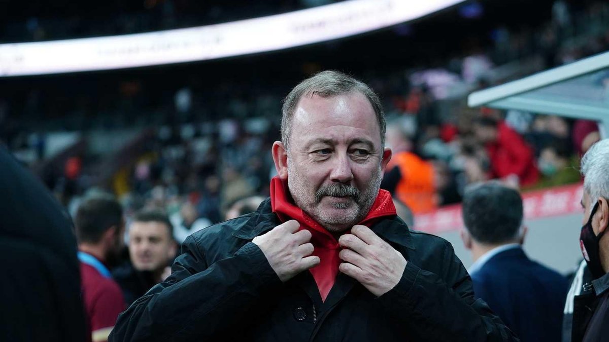 Beşiktaş'ta taraftarlar Sergen Yalçın'ı göreve çağırıyor!