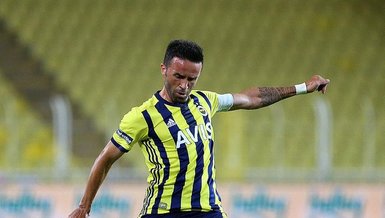 Gökhan Gönül direğe takıldı