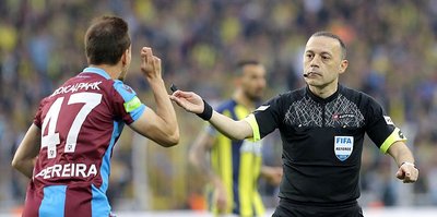 Cüneyt Çakır dün sahada bugün VAR'da