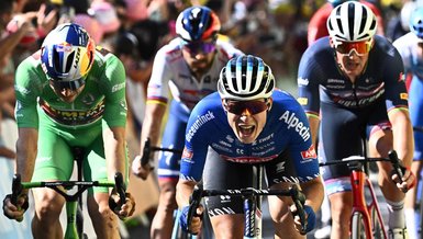 Jasper Philipsen 'finally' gets his Tour de France stage win