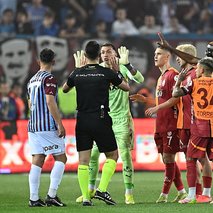 Çakar o pozisyonu değerlendirdi! Ofsayt varsa...