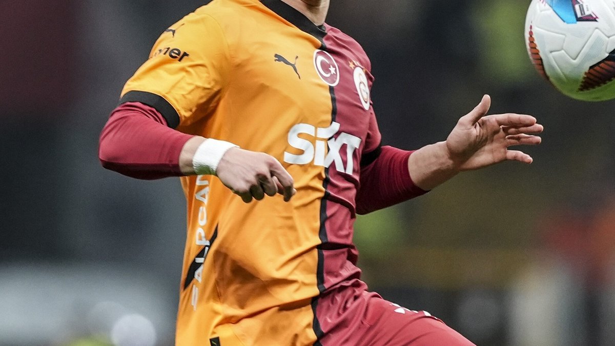 Galatasaray'da iç transfer gelişmesi! Menajeri problem çıkarmıştı