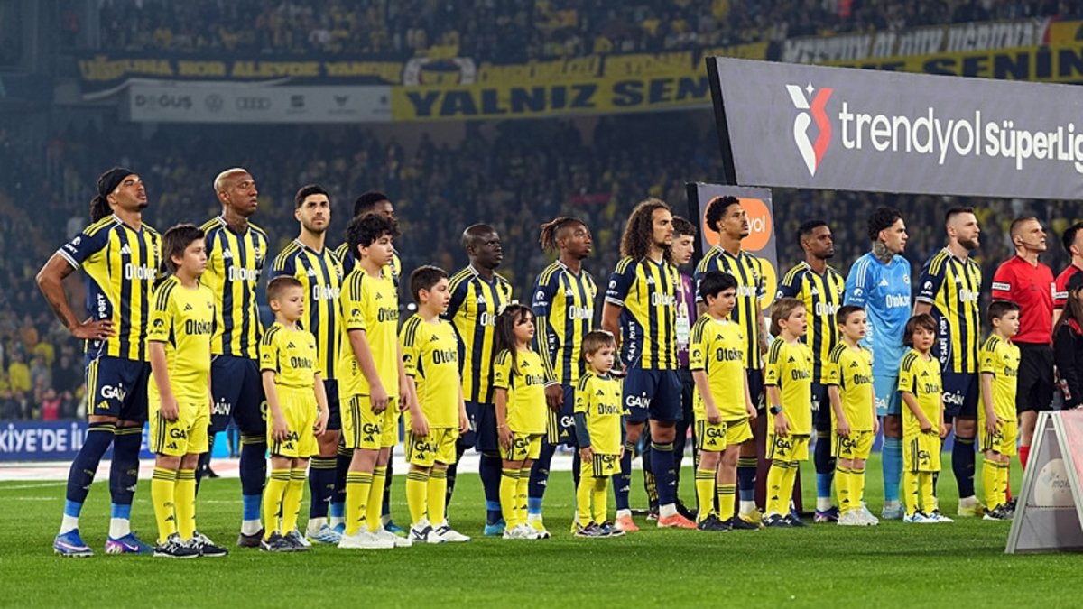 Fenerbahçe'de derbi öncesi büyük endişe! İşte kart sınırındaki 7 futbolcu