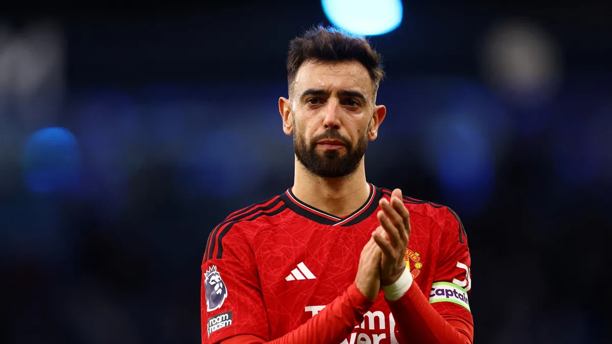 Bruno Fernandes'ten Galatasaray'a sıcak mesaj, ancak İngiliz basını Manchester United'da kalacağını yazdı