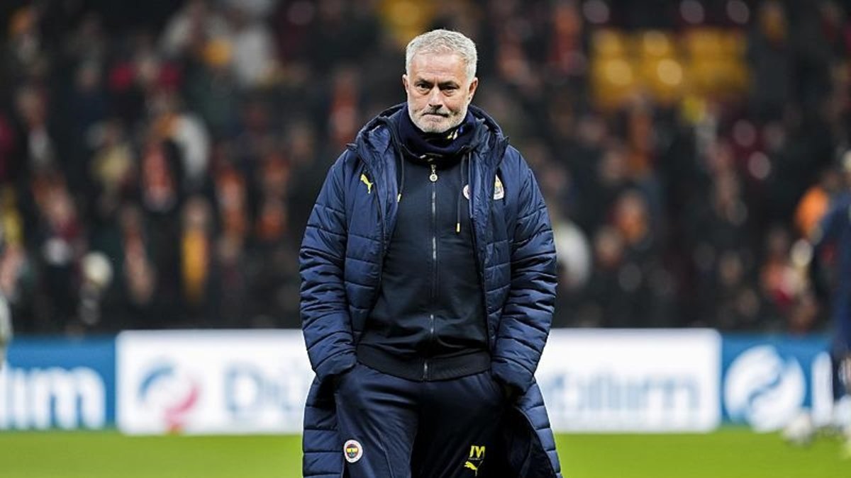 Mourinho'dan dev rotasyon! İşte Fenerbahçe'nin Gaziantep FK maçı 11'i Mourinho'dan dev rotasyon! İşte Fenerbahçe'nin Gaziantep FK maçı 11'i