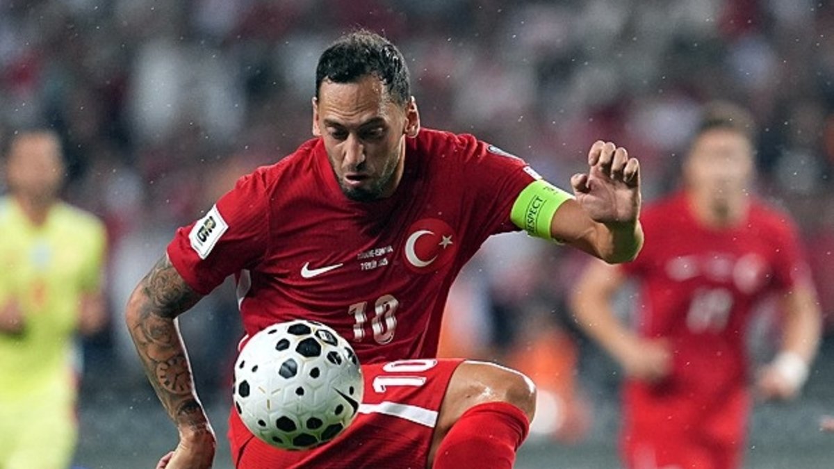 A Milli Futbol Tak m Kaptan Hakan alhano lu 2026 D nya Kupas na a-milli-futbol-tak-m-kaptan-hakan-alhano-lu-2026-d-nya-kupas-na