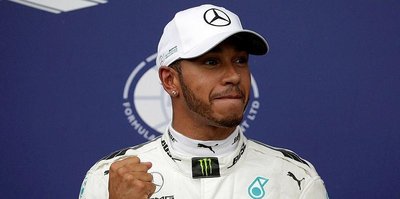 Hamilton iki yıl daha takımında