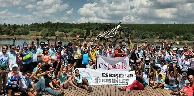 Görme engelliler bisiklet turunda bir araya geldi