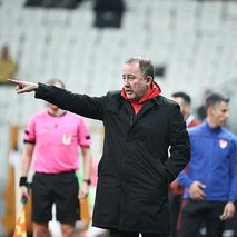Beşiktaş’ta rota Yalçın’a döndü!