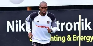 Atiba ve Gökhan takıma katılıyor