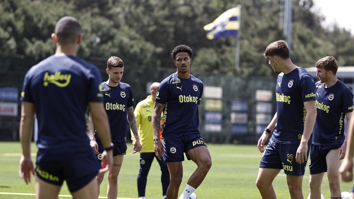 Fenerbahçe'ye Jayden Oosterwolde müjdesi!