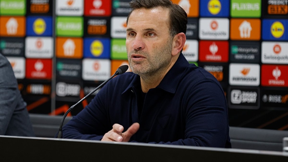 Okan Buruk'tan derbi için hakem sözleri: İsterse uzaydan geldin! Okan Buruk'tan derbi için hakem sözleri: İsterse uzaydan geldin!