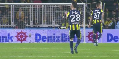 Önce ıslıklandı, sonra golü attı! Mehmet Topal...