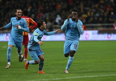 Trabzonsporlu Ekuban gözyaşlarını tutamadı