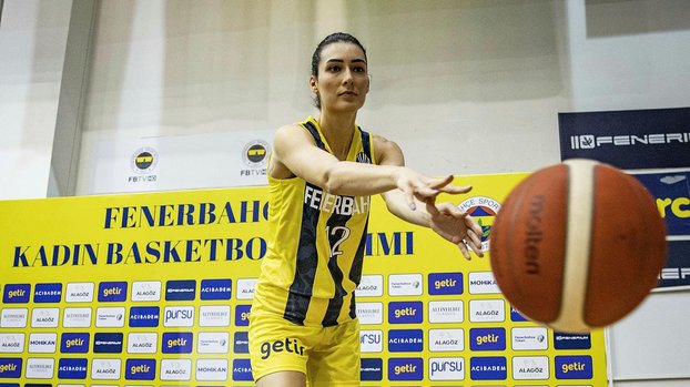 Kraliçeler’den Aslan’a gözdağı