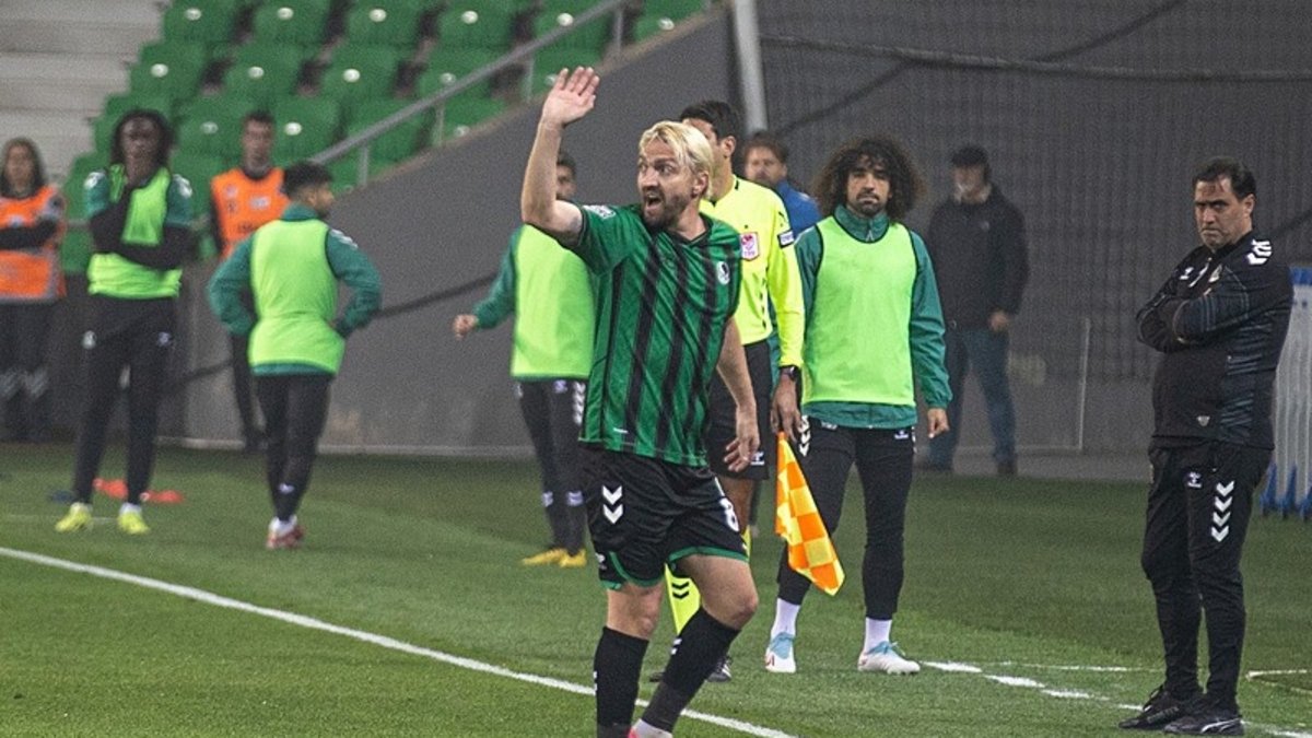 Caner Erkin yine cezalı