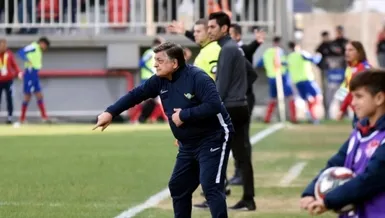 Akhisarspor'da Yılmaz Vural rotayı çizdi