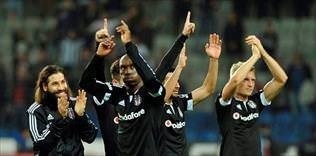 Beşiktaş alkışlarla