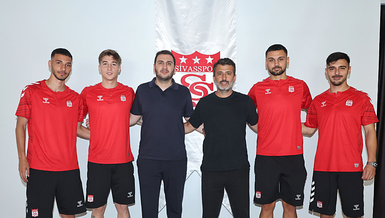 Sivasspor 4 futbolcuyu kadrosuna kattı