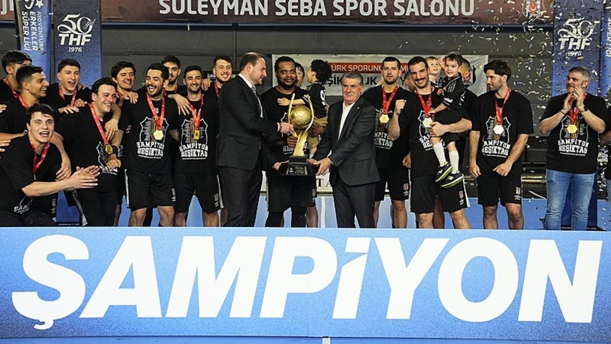 Şampiyon kupasına kavuştu