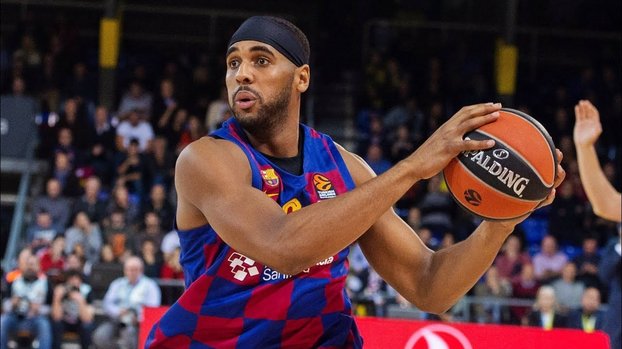 Milano Brandon Davies'i transfer etti