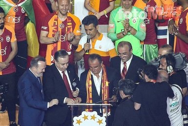 Galatasaray’dan flaş transfer! Yer yerinden oynayacak