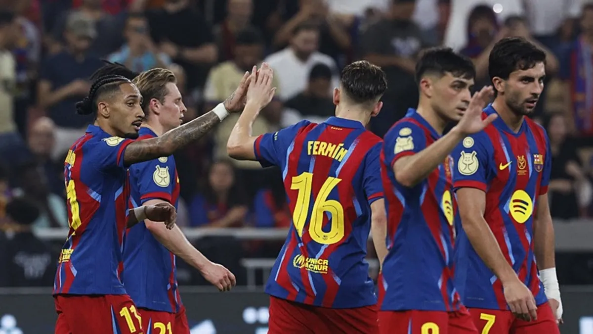 Barcelona İspanya Süper Kupa'da finale yükseldi