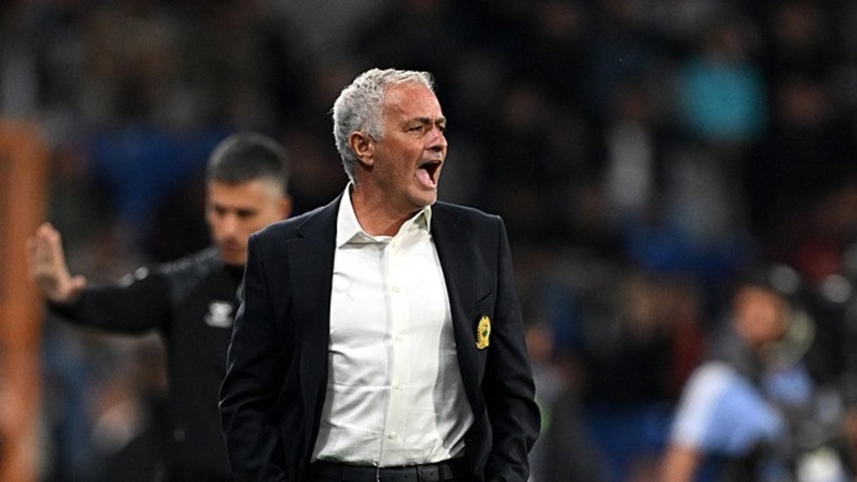 Jose Mourinho'dan hakeme VAR tepkisi! Jose Mourinho'dan hakeme VAR tepkisi!