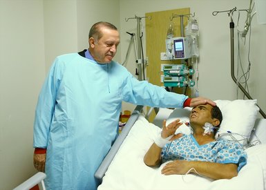 Cumhurbaşkanı Erdoğan Naim Süleymanoğlu’nu ziyaret etti