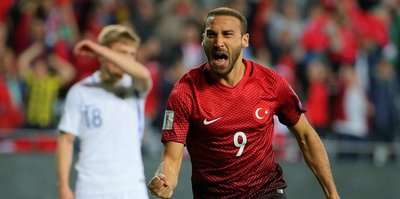 Cenk Tosun’a Benfica kancası