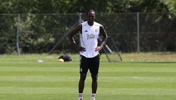 Büyük bir kulüpteyim