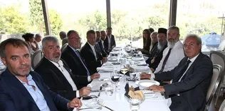 Yemekte buluştular