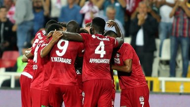 Sivasspor Başkanvekili Sarılar: Emre ve Mert Hakan ile Fenerbahçe maçından sonra görüşeceğiz