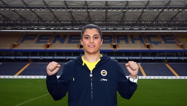 Busenaz Sürmeneli Fenerbahçe'de