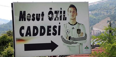 Mesut Özil caddesindeki fotoğraf değiştiriliyor!