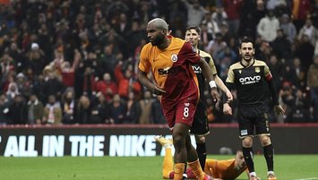 Galatasaray'da 6 futbolcu ile yollar ayrıldı!