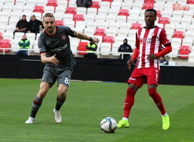 Galatasaray yönetimi önermişti! Caner Erkin'e Okan Buruk vetosu