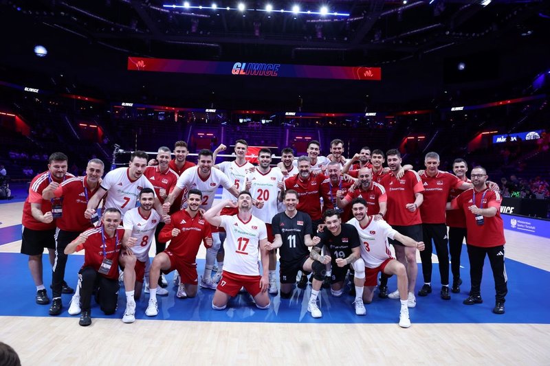 1782397595931.jpg Polonya-Türkiye voleybol maçı
