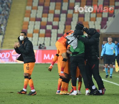 Usta yazardan Emre Akbaba'ya sert sözler!