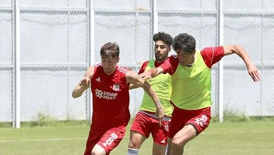 Uzaklaşmak istemiyor