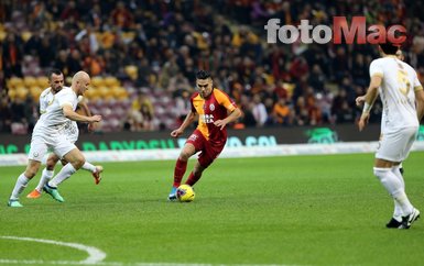 Galatasaray’dan ters köşe! Onyekuru derken...