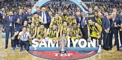 Obradovic açık ara önde