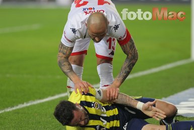 Son dakika spor haberi: Fenerbahçe-Antalyaspor maçında Tisserand’dan taraftarı çıldırtan hata! Kadro dışı kalmalı