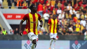 Dennis’e Alman kancası